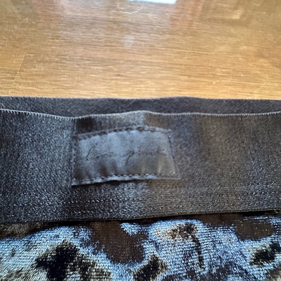 PINK Victoria's Secret Black Velvet boy shorts. NWT. Rare find no longer sold XL - Picture 3 of 4